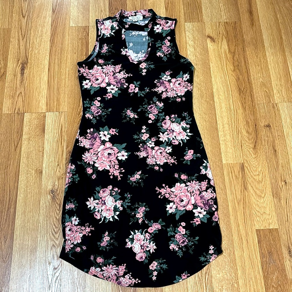 Ultra Flirt Floral Fitted Dress